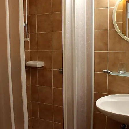 House Raduha - Depandansa Guest house